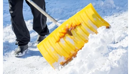 Téli higiénia kívül-belül – hólapát, útsó és a tisztaság kéz a kézben járnak